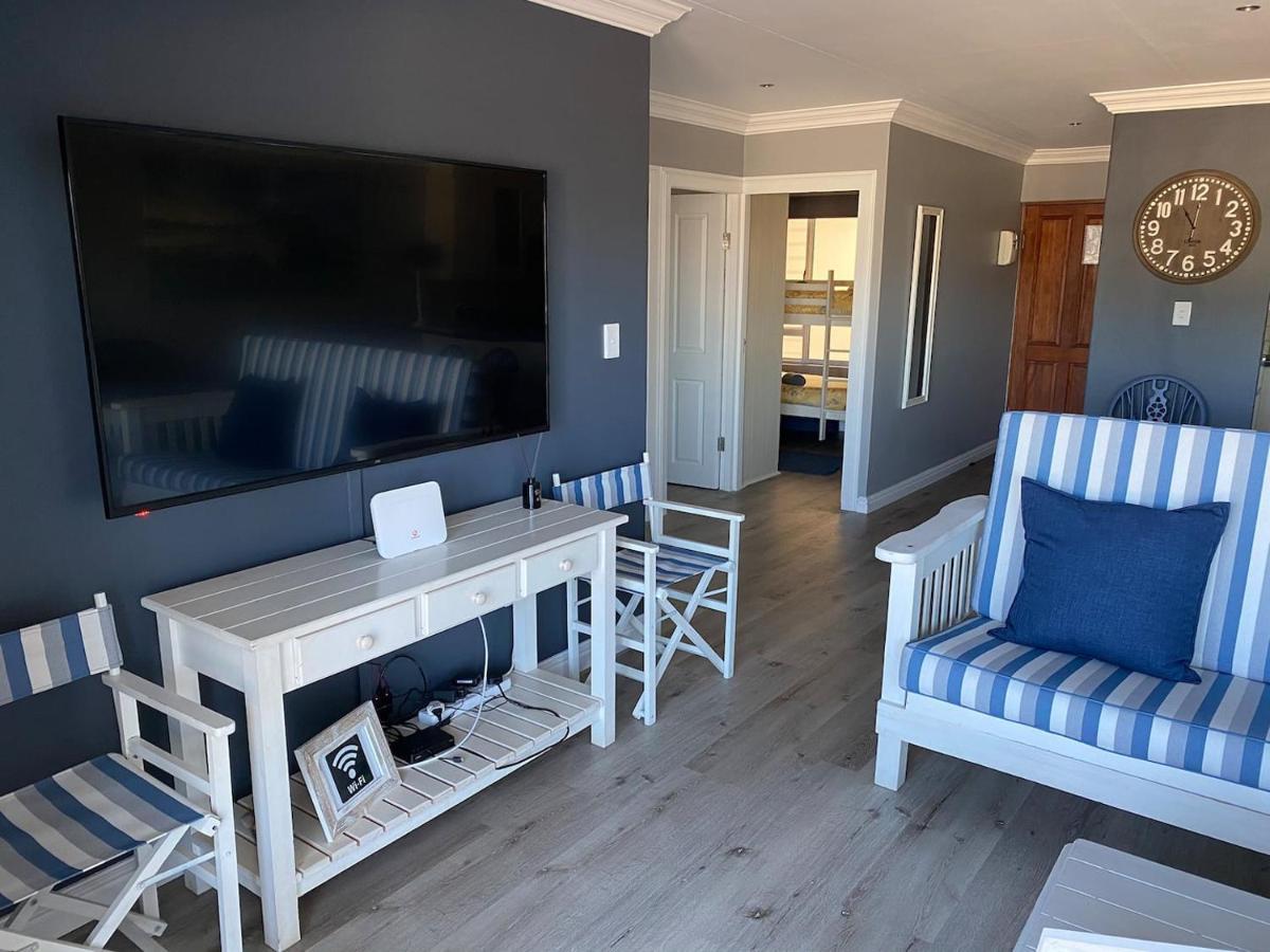 Modern Apartment Walking Distance To Main Beach Restaurants And Other Amenities Jeffreys Bay Bagian luar foto