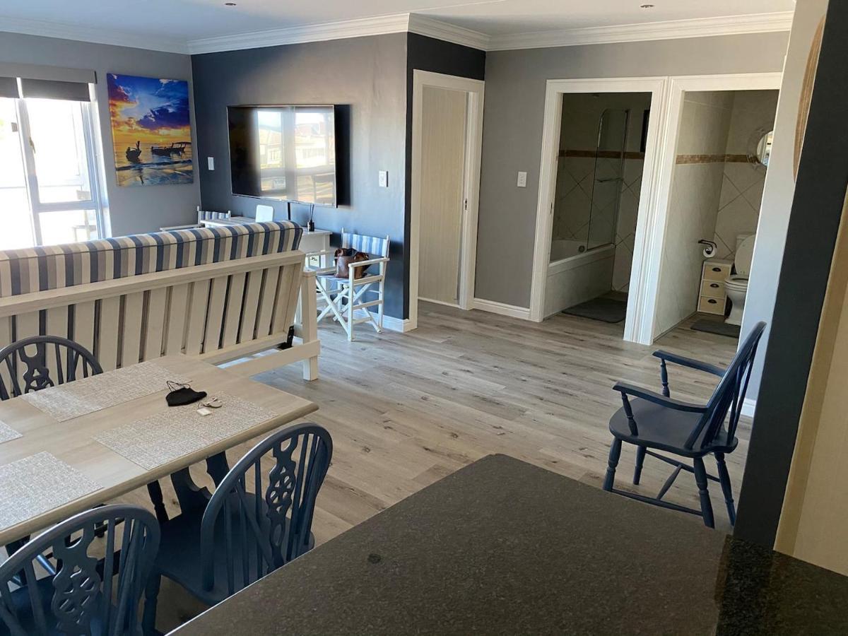 Modern Apartment Walking Distance To Main Beach Restaurants And Other Amenities Jeffreys Bay Bagian luar foto