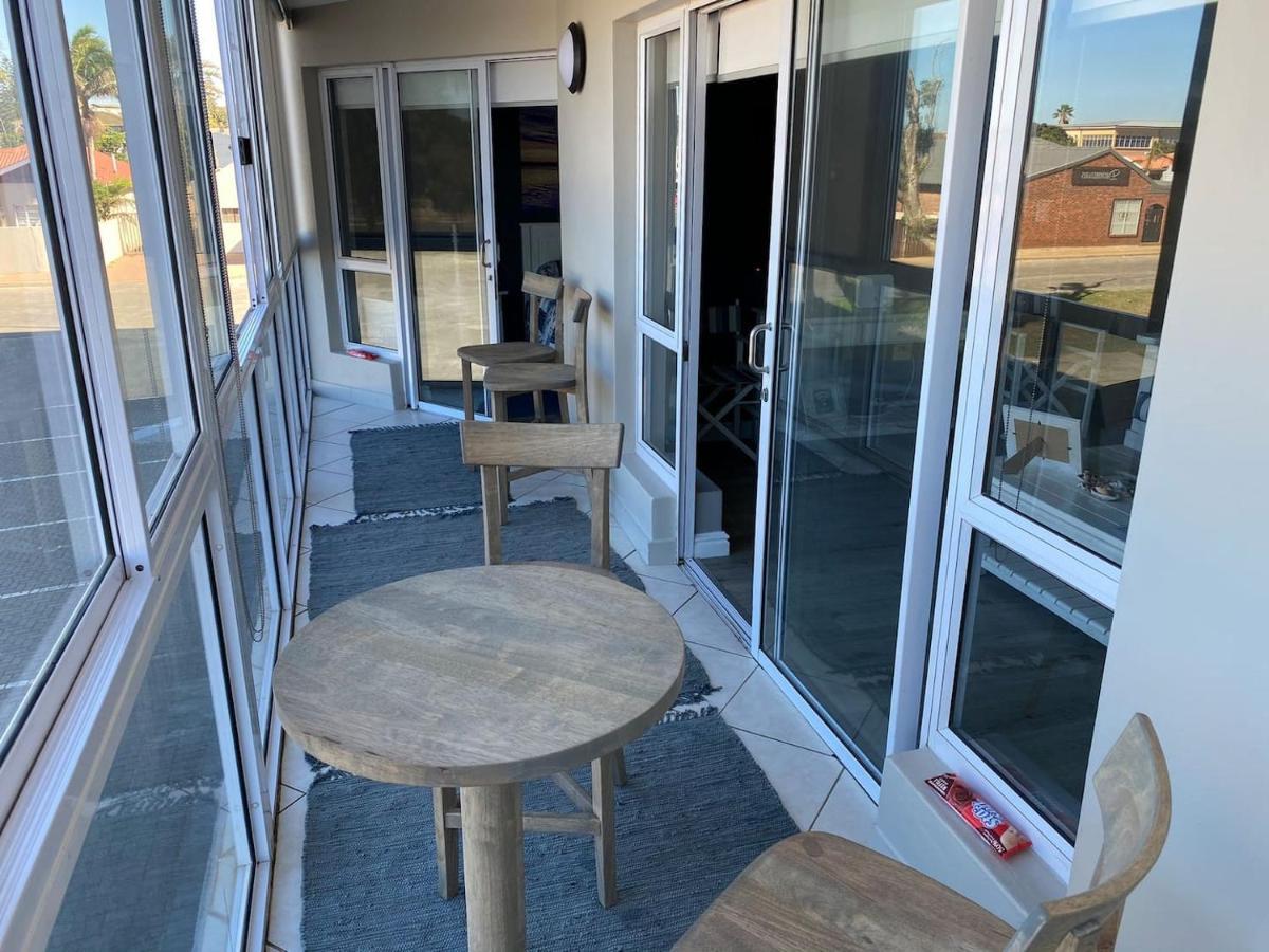 Modern Apartment Walking Distance To Main Beach Restaurants And Other Amenities Jeffreys Bay Bagian luar foto