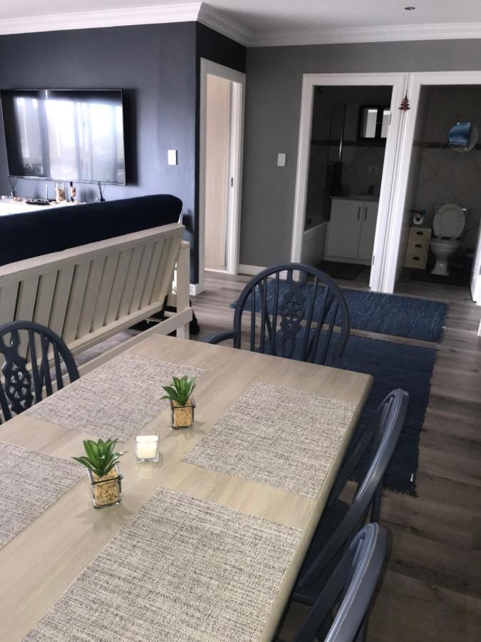 Modern Apartment Walking Distance To Main Beach Restaurants And Other Amenities Jeffreys Bay Bagian luar foto