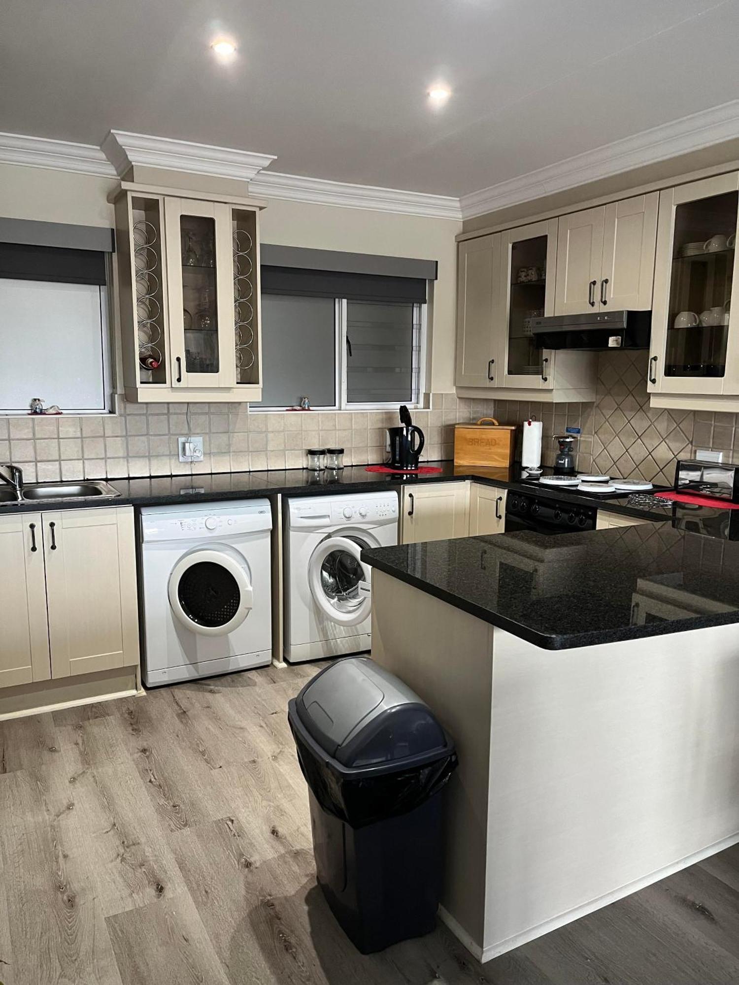 Modern Apartment Walking Distance To Main Beach Restaurants And Other Amenities Jeffreys Bay Bagian luar foto
